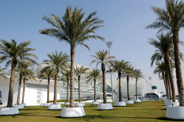 আবু ধাবির একটি আধুনিক ভবন