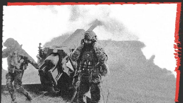 रूसी सैनिकों के मोर्चे पर यूक्रेन के सैनिक हॉविट्ज़र तोपों से हमला करते हुए, तस्वीर पिछले साल मार्च में बखमुत के मोर्चे पर ली गई थी