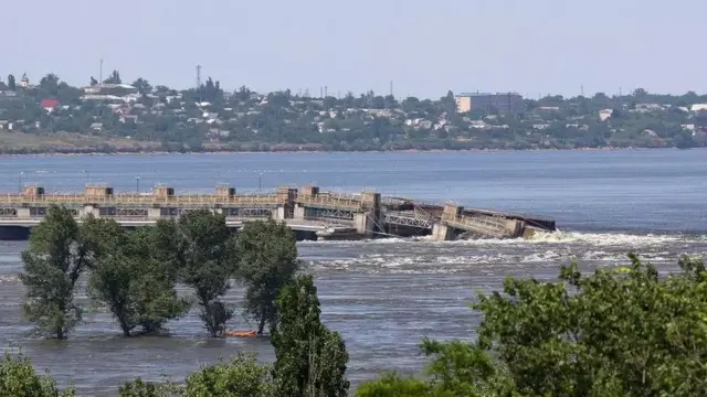 யுக்ரேன் அணை உடைப்பு