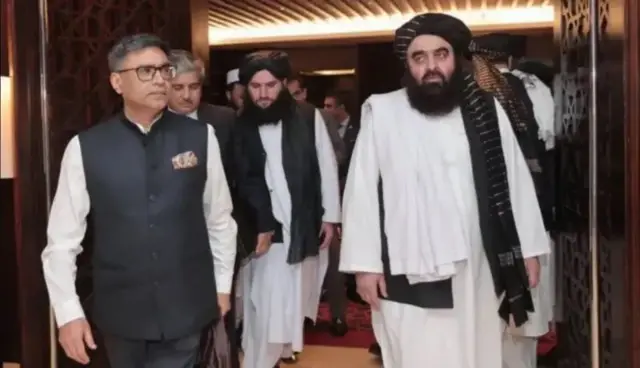 د هند بهرنیو چارو وزارت مرستیال وکرم میسیري د جنورۍ پر اتمه په افغانستان کې د طالبانو حکومت بهرنیو چارو له وزیر امیر خان متقي سره لیدلي وو.