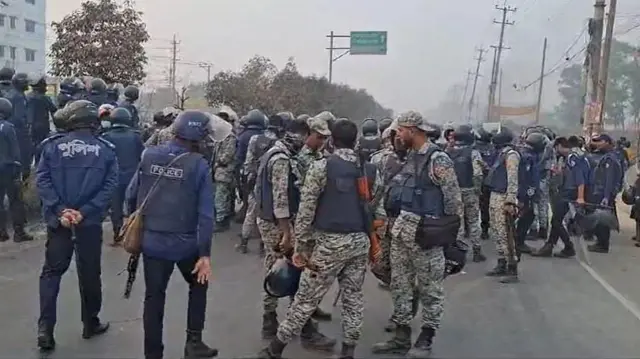 সড়কে আইনশৃঙ্খলা বাহিনীর অবস্থান