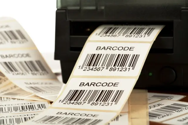 Ilustrasi produksi label barcode.