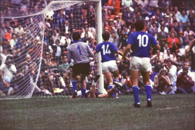 نصف نهائي كأس العالم 1970: إيطاليا 4 - ألمانيا الغربية 3 بعد الوقت الإضافي