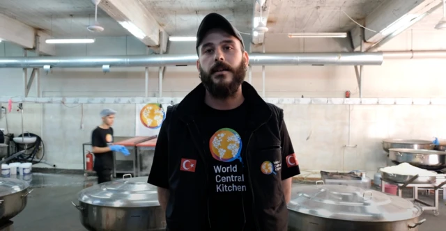 World Central Kitchen yardım görevlisi