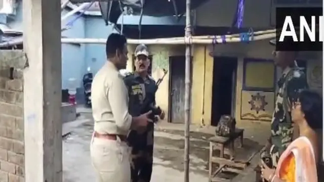 সোমবার বারাসাত এবং মথুরাপুর-এই দুই কেন্দ্রের দুটি বুথে পুনর্নির্বাচন হয়েছে। 