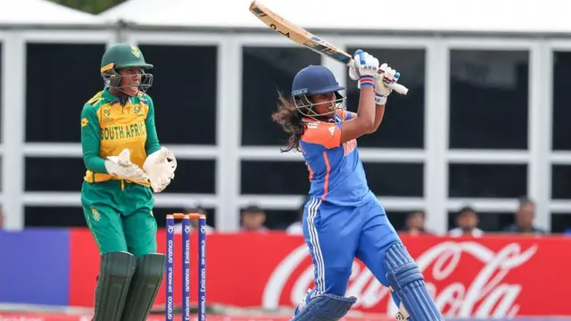 महिला क्रिकेटर