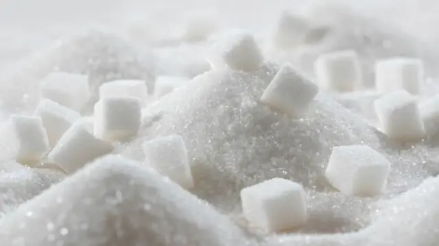 চিনির ওপর কয়েকটি সুগার কিউব