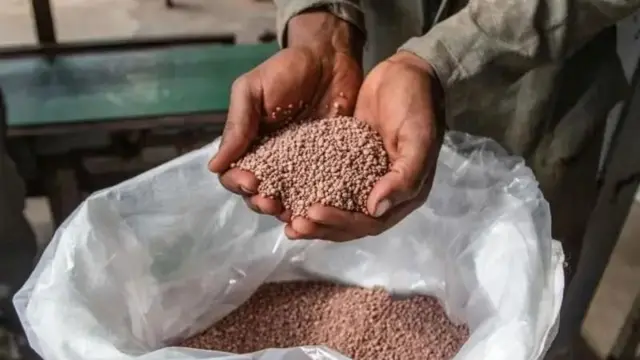 Mbolea za nitrojeni hutumika kutengeneza bidhaa za kilimo zinazotoa nusu ya chakula duniani. 