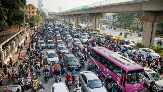 போக்குவரத்து நெரிசல் மிகுந்த பகுதிகளில் வாழ்பவர்களுக்கு மனநல பாதிப்பு ஏற்படக்கூடிய அபாயம் இருப்பதாக விஞ்ஞானிகள் கண்டுபிடிப்பு