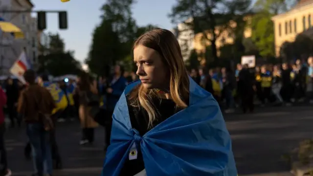 Ukrajinska aktivistkinja na proslavi Dana pobede u Nemačkoj 2023. godine