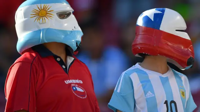 Aficionados de Argentina y Chile