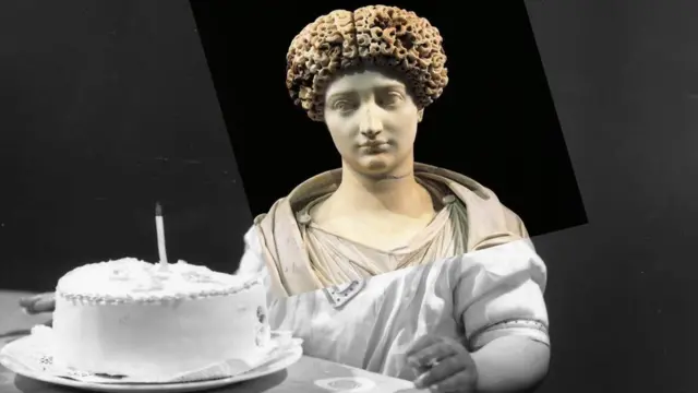 ماتت يوليا الكبيرة، وهي من نبلاء روما المعروفين، عام 14 ميلادية عن عمر ناهز 54 عاما