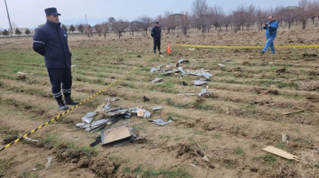 Naxçıvana məktəb yaxınlığında düşmüş dronun qalıqları
