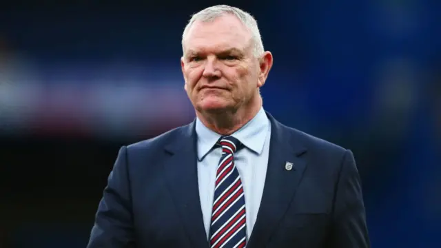Greg Clarke, le patron du football anglais, estime que ceux qui dénoncent les incidents racistes doivent être pris au sérieux.