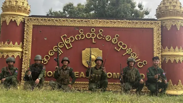 မြန်မာနိုင်ငံရဲ့အရေးအပါအဆုံး စစ်တိုင်းတစ်ခုဖြစ်တဲ့ အရှေ့မြောက်တိုင်းစစ်ဌာနချုပ်ကို ကိုးကန့်တပ် MNDAA နဲ့ မဟာမိတ်တွေ ခက်ခက်ခဲခဲတိုက်ယူခဲ့