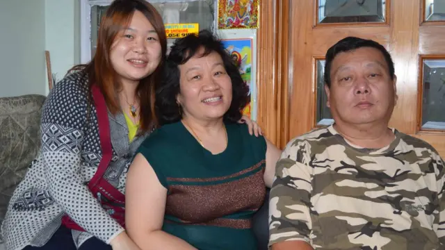 जॉर्ज लियॉन्ग अपने परिवार के साथ