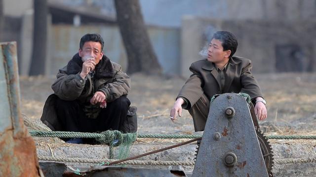 在朝鮮，男性吸煙很普遍，但女性吸煙則被視為禁忌。