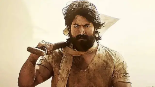 આ ફિલ્મમાં સંજય દત્ત, રવિના ટંડન અને પ્રકાશ રાજ સહિત મુખ્ય ભૂમિકા ભજવી રહેલા કન્નડ સુપર સ્ટાર યશ મુખ જેવા મોટા અભિનેતા પણ છે