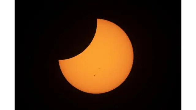 كسوف هجين للشمس