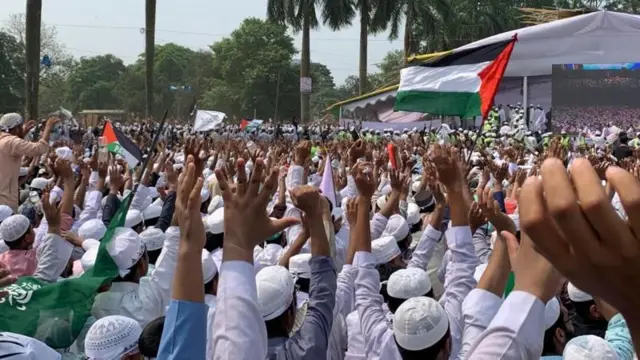 ঢাকার সোহরাওয়ার্দী উদ্যানে হেফাজতে ইসলামের মহাসমাবেশ