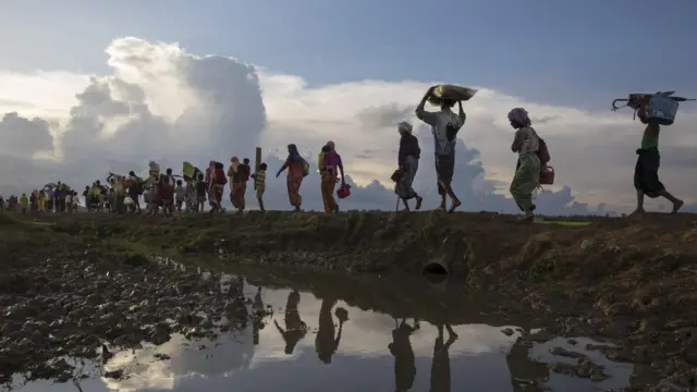 ২০১৭’র অগাস্ট থেকে এখন পর্যন্ত ১০ লাখেরও বেশি রোহিঙ্গা মিয়ানমার থেকে পালিয়ে বাংলাদেশে এসেছেন