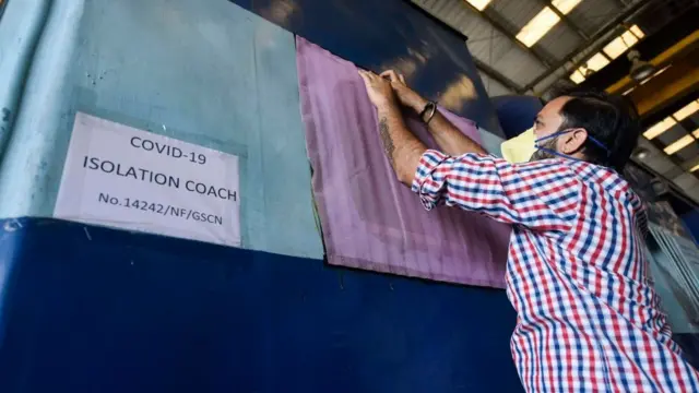 மருத்துவனை வார்டுகளாக மாறும் ரயில் பெட்டிகள்