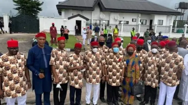 Wasu gaggan jam'iyyar APC kenan da suka tarbi shugaban