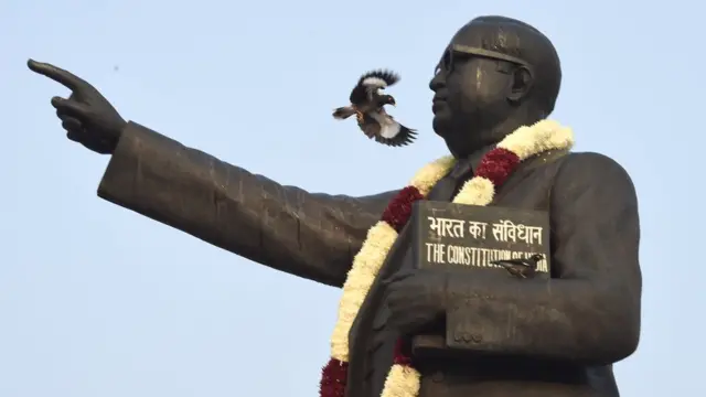 डॉक्टर अम्बेडकर की प्रतीमा