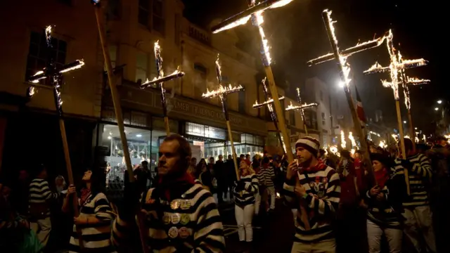 Участники шествия