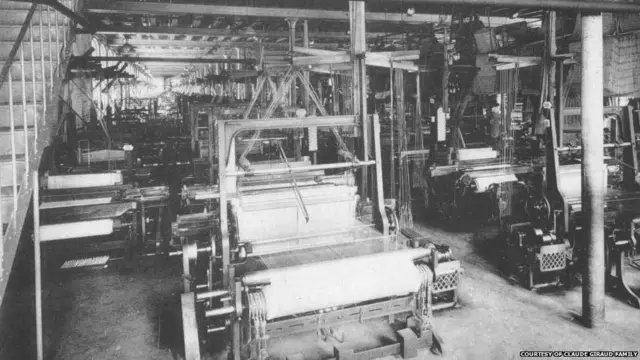 2100 ткацких машин на фабрике Жиро в 1900 году