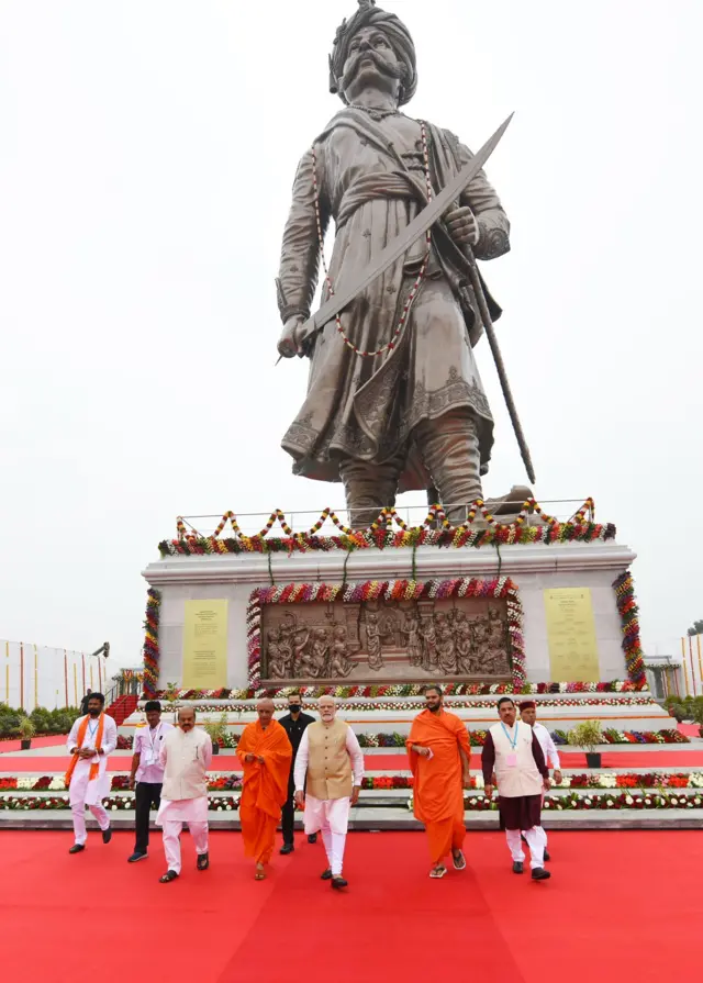 கெம்பேகெளடா விமான நிலைய சிலை