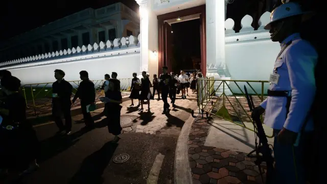 บรรยากาศบริเวณสนามหลวงในคืนวันสุดท้าย