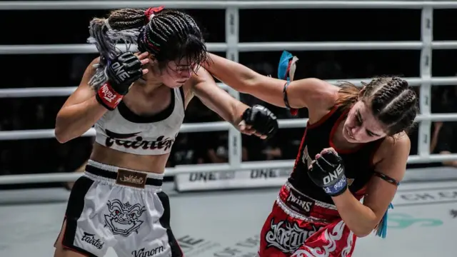 แสตมป์ ป้องกันเข็มขัดมวยไทยจากผู้ท้าชิงชาวออสเตรเลียได้