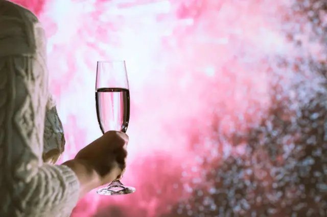 الهه در اولین شب از حمله اسرائیل جشن گرفت