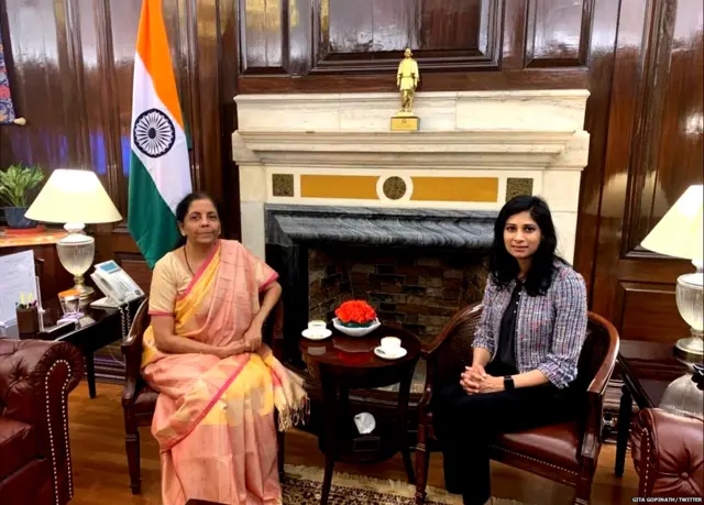 నిర్మలా సీతారామన్‌తో గీతా గోపీనాథ్