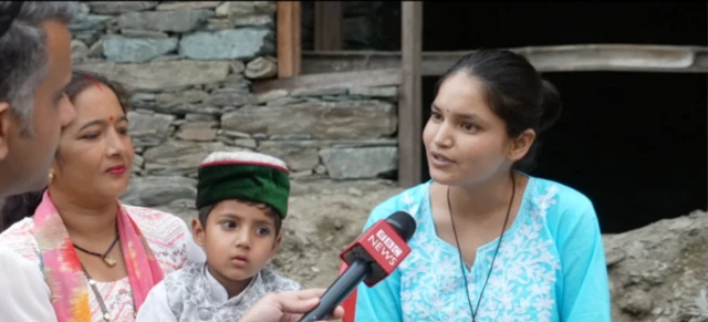 এইবার প্রথম ভোট দেবেন মীনাক্ষী ঠাকুর। 