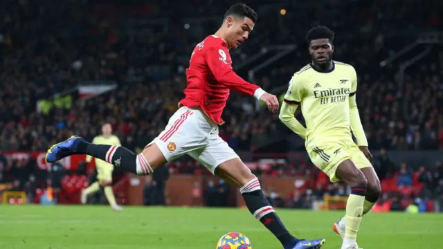 Cristiano Ronaldo shoot to score for Manchester United 3-2 against Arsenal for December 2021
