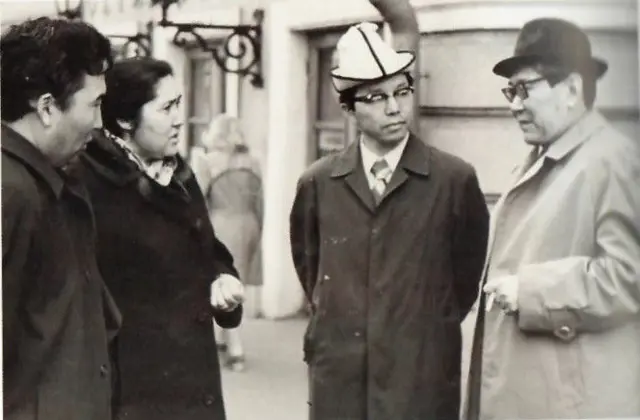 Жазуучу Асанбек Стамов, партиялык ишмер Жумагул Сааданбеков, Топчубек Тургуналиев, композитор Мукаш Абдраев