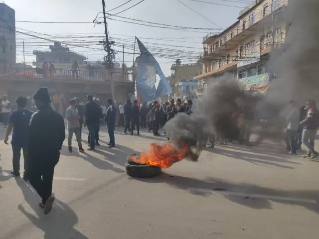 सुर्खेतमा मृतकका जिल्लावासीहरूको अगुवाइमा विरोध कार्यक्रम आयोजना गरिएका छन्