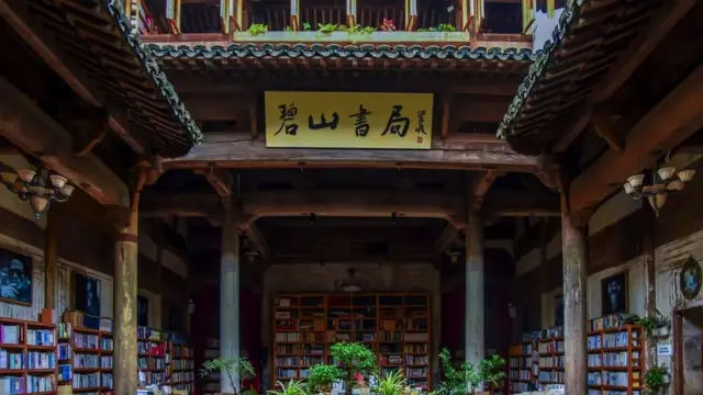 Atrijumi deluju kao tampon toplote, štiteći stanovnike od vrućeg spoljašnjeg vazduha