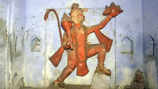 मंदिर के अंदर मौजूद मूर्ति की तस्वीर