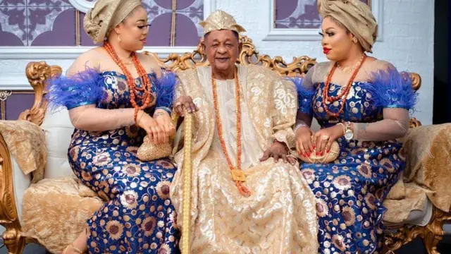 Alaafin Adeyẹmi III et ses reines
