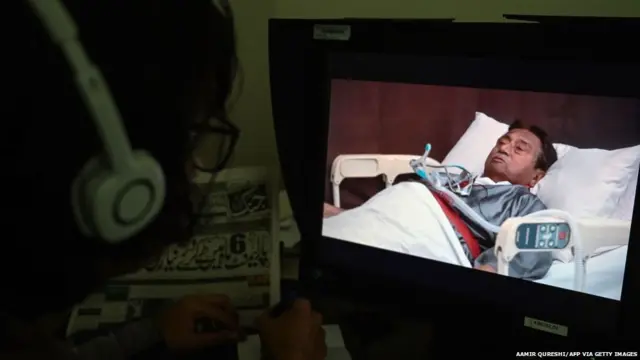 बीमारी के दौरान पाकिस्तान के पूर्व राष्ट्रपति परवेज़ मुशर्रफ़