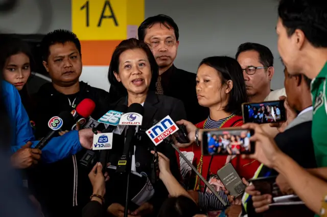 น.ส.พรเพ็ญระบุว่า จำเป็นต้องศึกษาคำสั่งของศาลโดยละเอียดอีกครั้ง