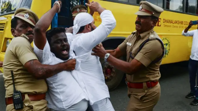 காவல்துறை