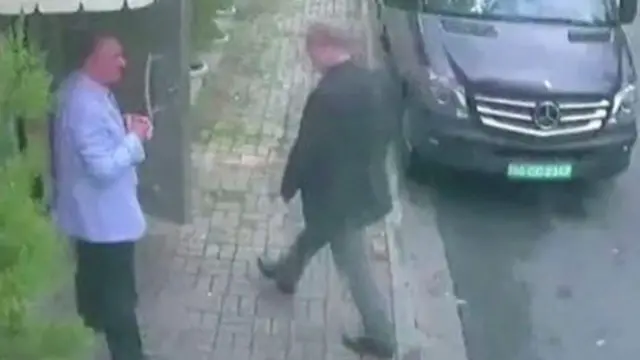 ইস্তাম্বুলের সৌদি কনস্যুলেটে ঢুকছেন জামাল খাসোগজি