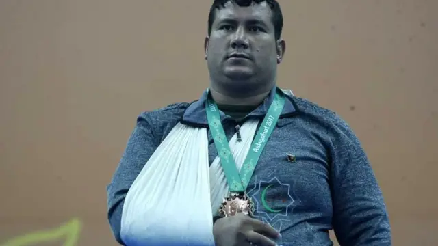 فیروز مشعوف