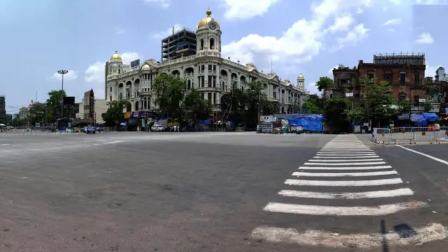 কলকাতার এসপ্ল্যানেড অঞ্চলের আদি নাম ছিল ধর্মতলা