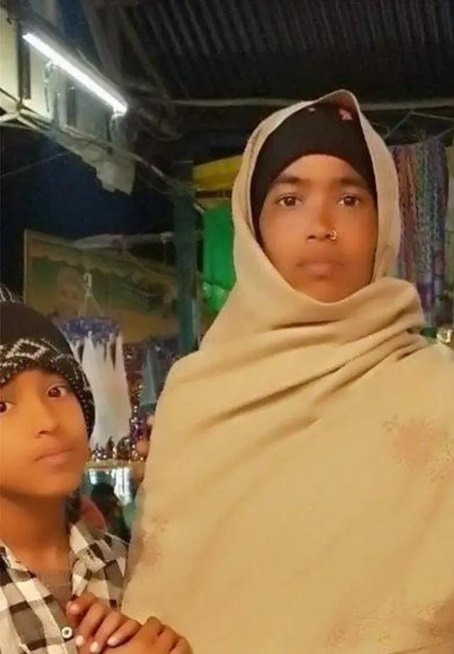 कोरोनाच्या दुसऱ्या लाटेत त्यानं आईला गमावलं.