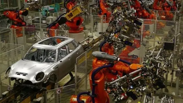 สายการผลิตรถยนต์บีเอ็มดับเบิ้ลยูที่สหราชอาณาจักรในปี2013